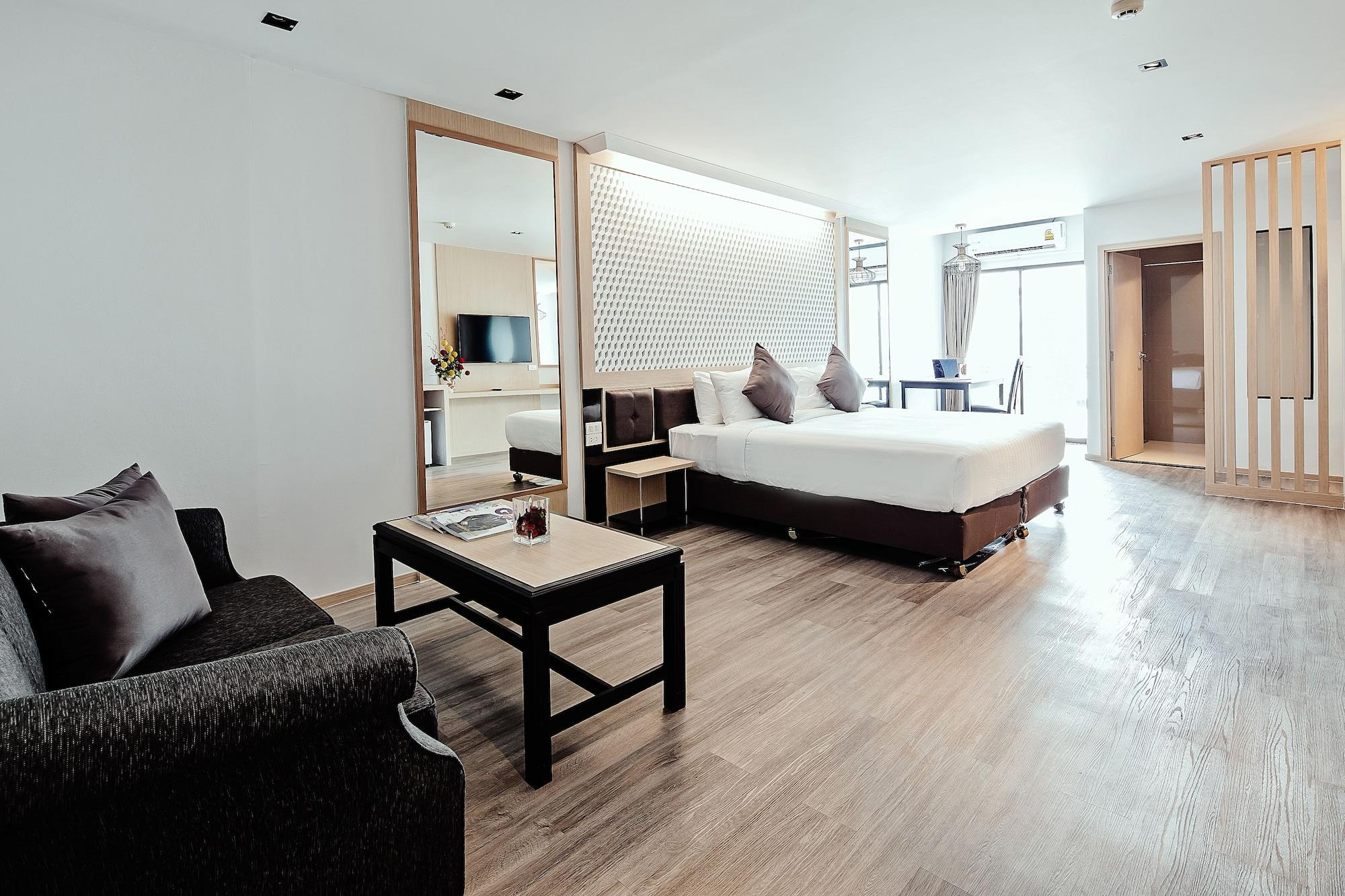 Three Sukhumvit Hotel - Sha Plus Certified Bangkok Esterno foto
