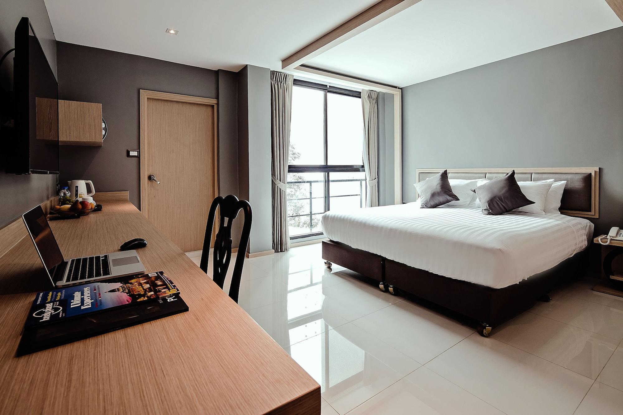 Three Sukhumvit Hotel - Sha Plus Certified Bangkok Esterno foto