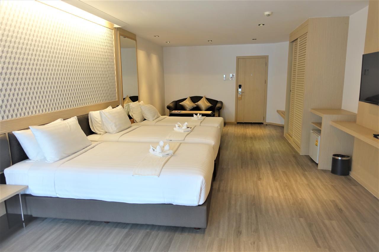 Three Sukhumvit Hotel - Sha Plus Certified Bangkok Esterno foto