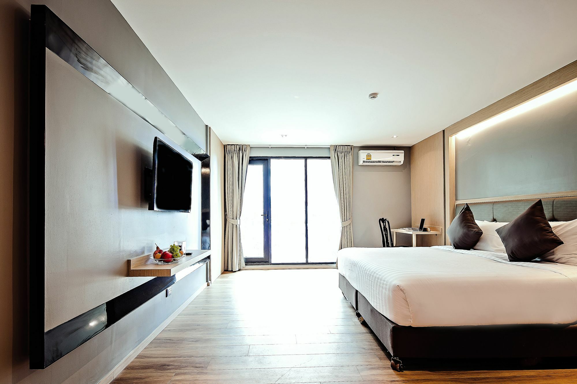 Three Sukhumvit Hotel - Sha Plus Certified Bangkok Esterno foto